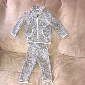 H&M grey patterned sweat pants and full zip jacket 18M 💕